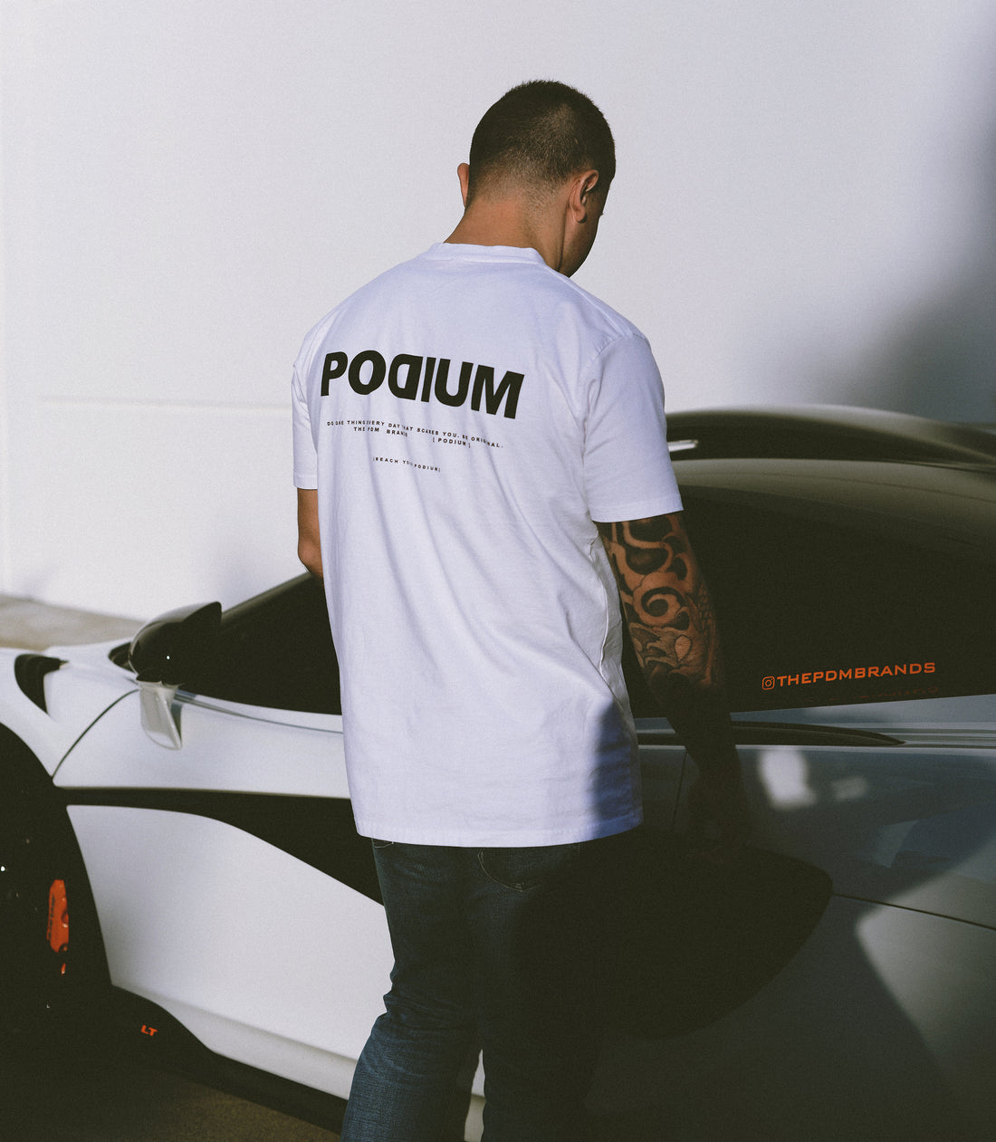 PODIUM TEE