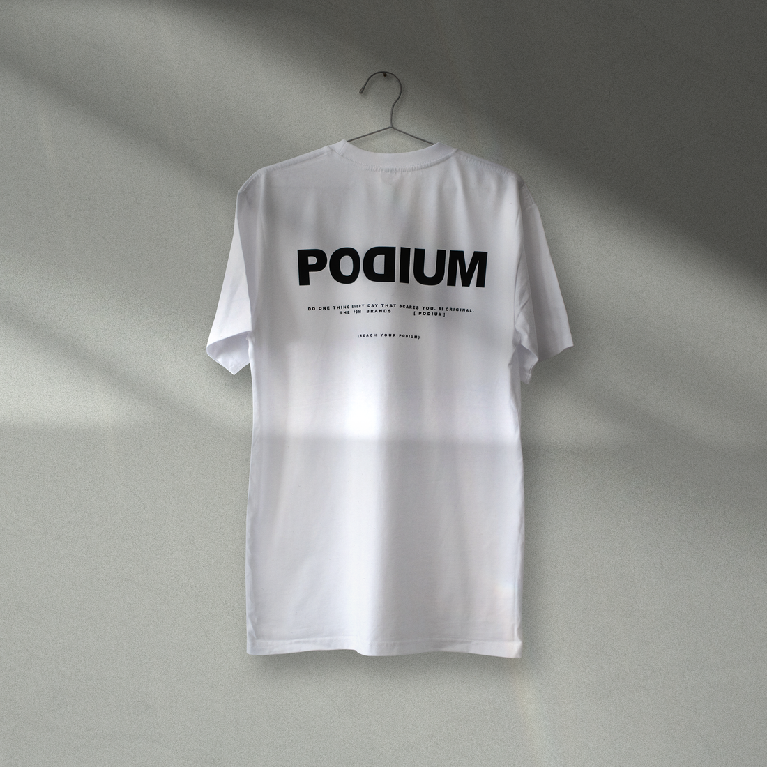 PODIUM TEE